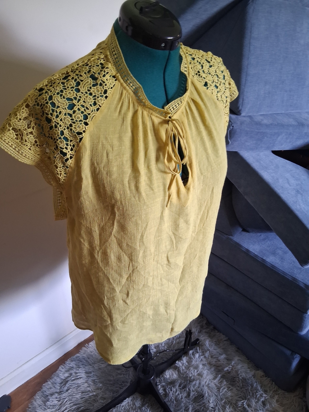 Zac & Rachel Lace Sleeve Tie-Front Blouse